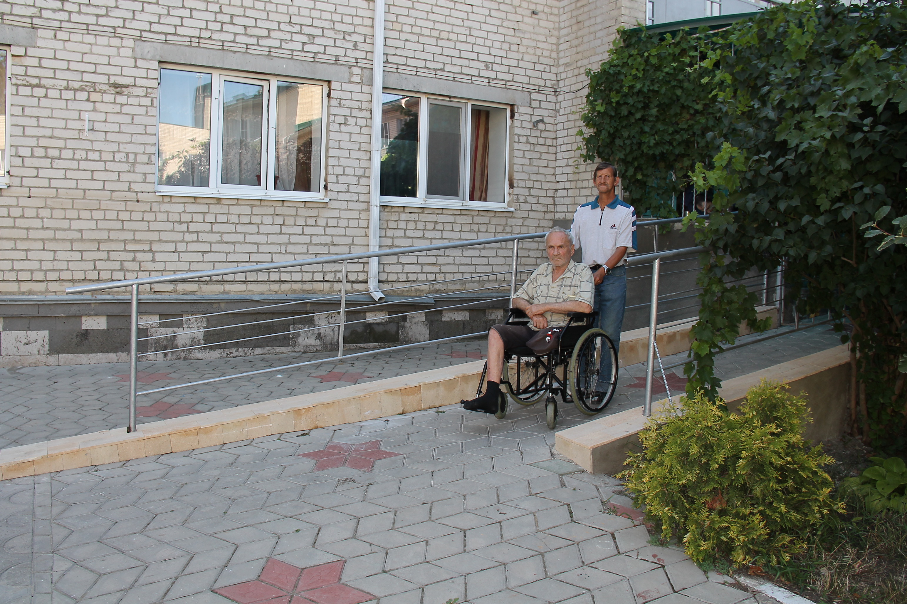 Территория учреждения